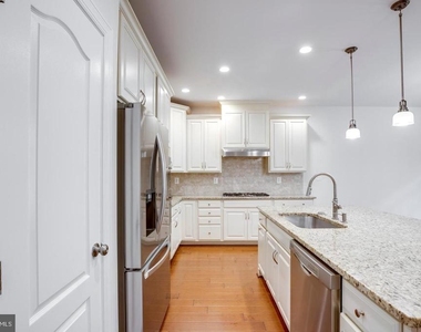 42936 Courtland Chase Square - Photo Thumbnail 18