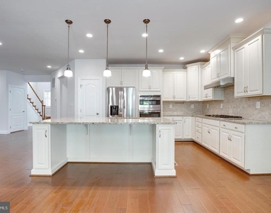 42936 Courtland Chase Square - Photo Thumbnail 26