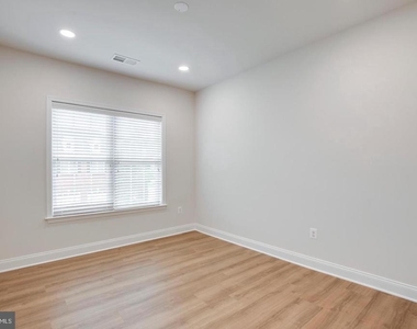 42936 Courtland Chase Square - Photo Thumbnail 42
