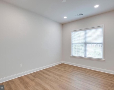 42936 Courtland Chase Square - Photo Thumbnail 37