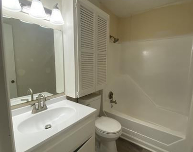 1005 Willow Street - Photo Thumbnail 12