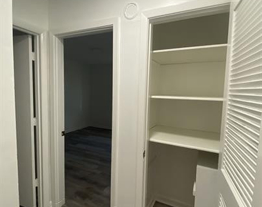 1005 Willow Street - Photo Thumbnail 7