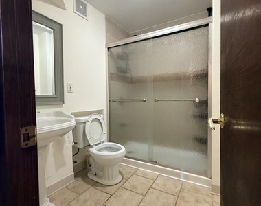 7700 Newington Forest Avenue - Photo Thumbnail 12