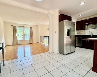 7700 Newington Forest Avenue - Photo Thumbnail 6