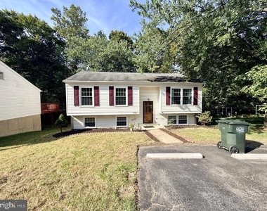 7700 Newington Forest Avenue - Photo Thumbnail 1