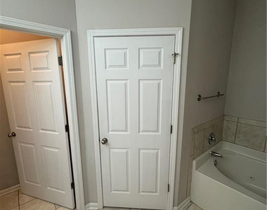 616 Marshtree Lane - Photo Thumbnail 6