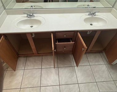 616 Marshtree Lane - Photo Thumbnail 10