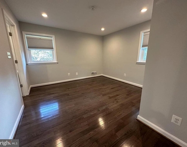 7512 Allan Avenue - Photo Thumbnail 12