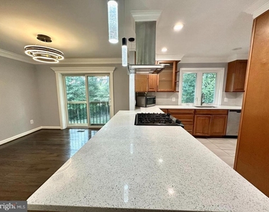 7512 Allan Avenue - Photo Thumbnail 16