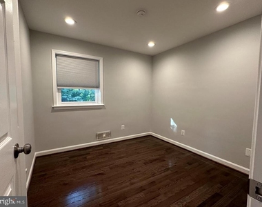 7512 Allan Avenue - Photo Thumbnail 9
