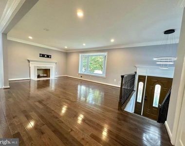 7512 Allan Avenue - Photo Thumbnail 3