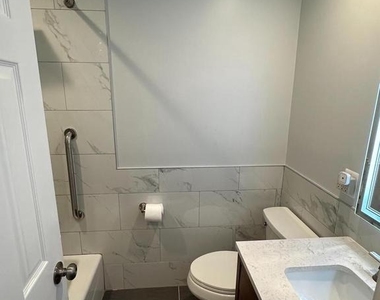 7512 Allan Avenue - Photo Thumbnail 8