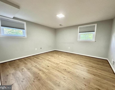 7512 Allan Avenue - Photo Thumbnail 21