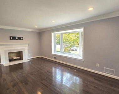 7512 Allan Avenue - Photo Thumbnail 4