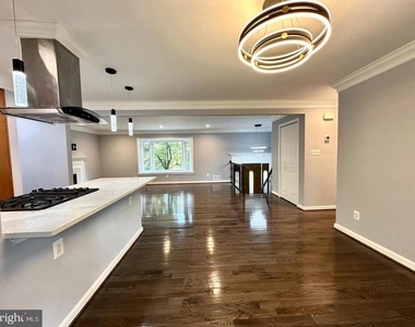 7512 Allan Avenue - Photo Thumbnail 7