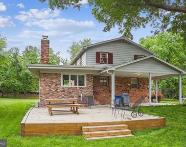 1110 Anesbury Court - Photo Thumbnail 3