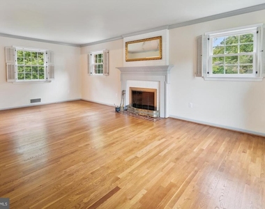 1110 Anesbury Court - Photo Thumbnail 9