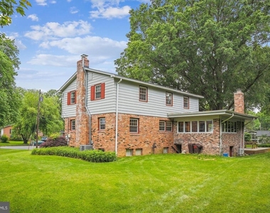 1110 Anesbury Court - Photo Thumbnail 4
