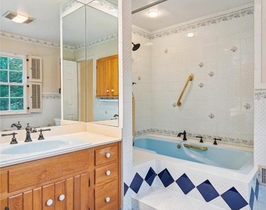 1110 Anesbury Court - Photo Thumbnail 33