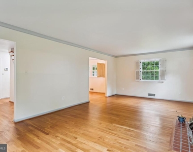 1110 Anesbury Court - Photo Thumbnail 14