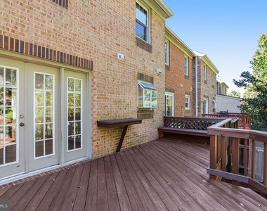 8042 Merry Oaks Court - Photo Thumbnail 46