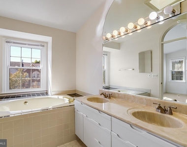 8042 Merry Oaks Court - Photo Thumbnail 27