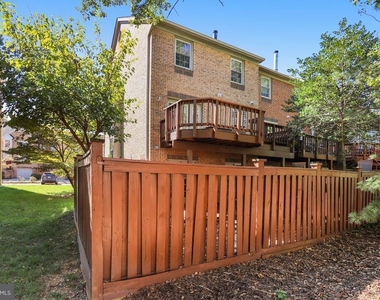 8042 Merry Oaks Court - Photo Thumbnail 50