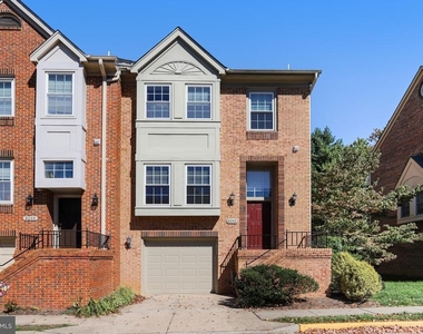 8042 Merry Oaks Court - Photo Thumbnail 1