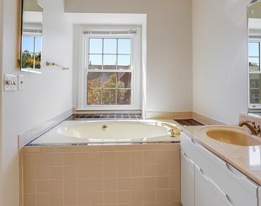 8042 Merry Oaks Court - Photo Thumbnail 28