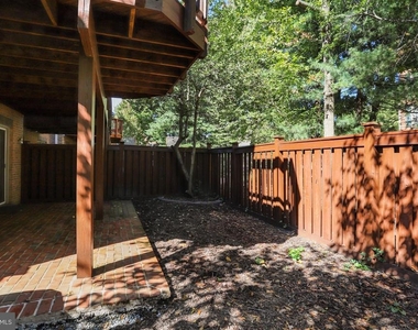 8042 Merry Oaks Court - Photo Thumbnail 49