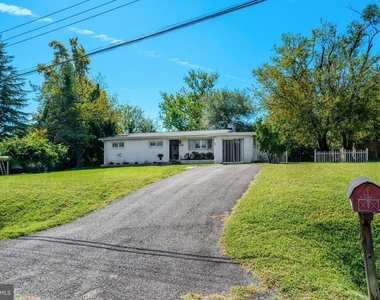 3403 Ayers Drive - Photo Thumbnail 4