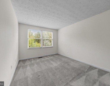 1425 Cellar Creek Way - Photo Thumbnail 32