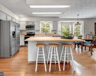 1425 Cellar Creek Way - Photo Thumbnail 15
