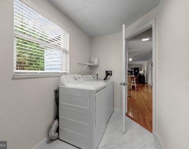 1425 Cellar Creek Way - Photo Thumbnail 23