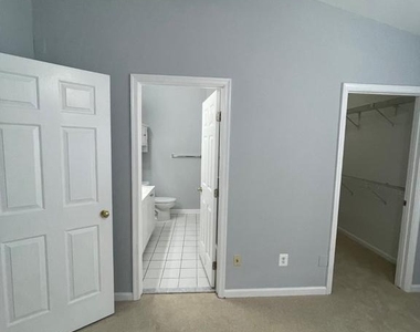 6309 Meadow Glade Lane - Photo Thumbnail 4