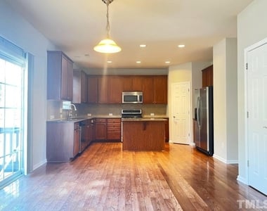 1209 Justice Walk Avenue - Photo Thumbnail 4