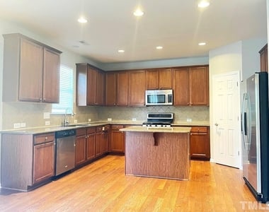1209 Justice Walk Avenue - Photo Thumbnail 3