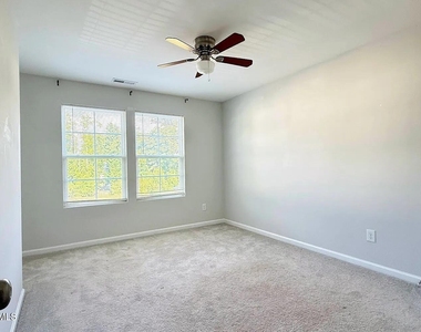 147 Hunston Drive - Photo Thumbnail 10