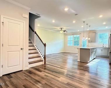 147 Hunston Drive - Photo Thumbnail 2