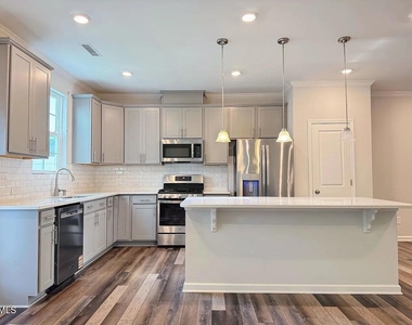 147 Hunston Drive - Photo Thumbnail 3