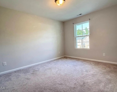147 Hunston Drive - Photo Thumbnail 12