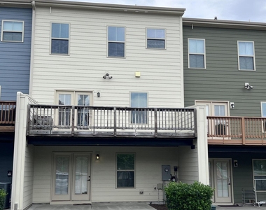 1010 Drayman Place - Photo Thumbnail 34