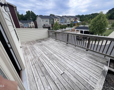 1010 Drayman Place - Photo Thumbnail 14