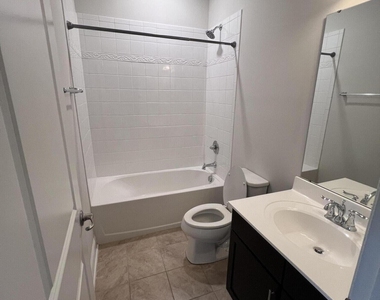 1010 Drayman Place - Photo Thumbnail 30