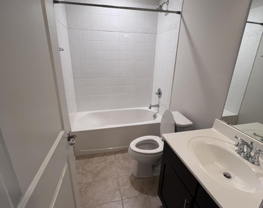 1010 Drayman Place - Photo Thumbnail 32