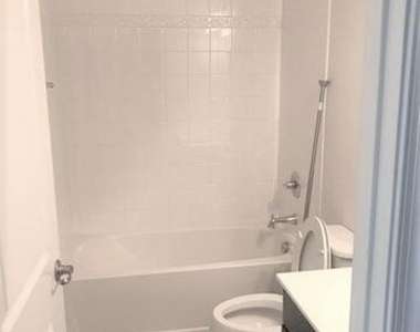 1010 Drayman Place - Photo Thumbnail 24