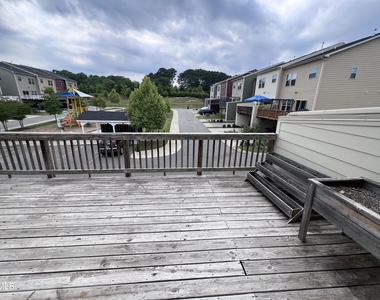 1010 Drayman Place - Photo Thumbnail 15