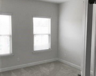 1010 Drayman Place - Photo Thumbnail 26