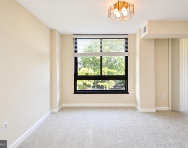 1808 Old Meadow Road - Photo Thumbnail 21