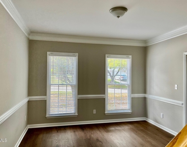 101 Cockleshell Court - Photo Thumbnail 3